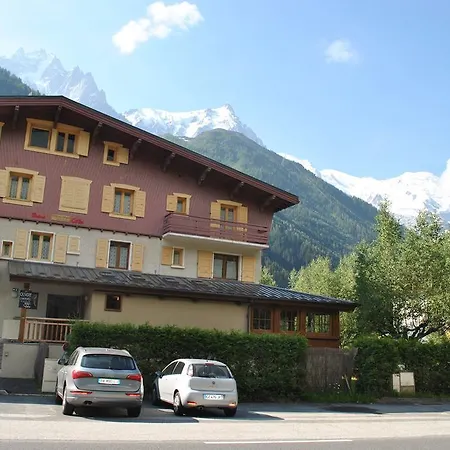 Hostel Fleur Des Neiges