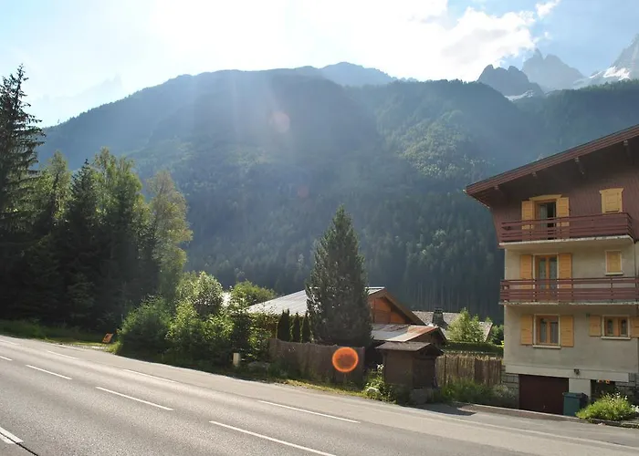 Fleur Des Neiges Auberge de jeunesse *