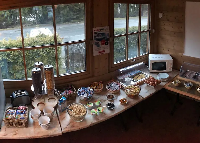 Fleur Des Neiges Auberge de jeunesse *