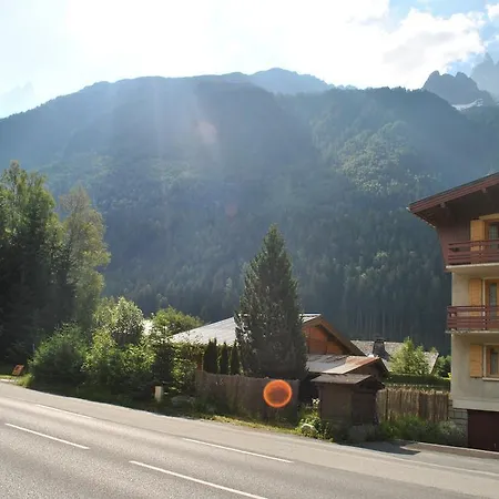 Fleur Des Neiges Hostel *