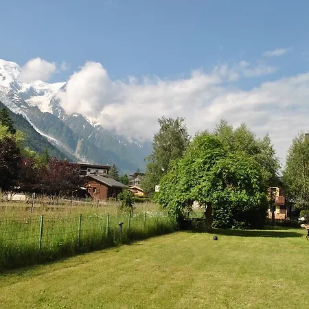 Hostel Fleur Des Neiges