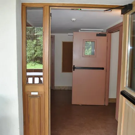 Fleur Des Neiges Hostel *