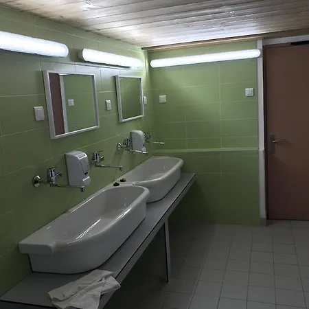 Fleur Des Neiges Hostel
