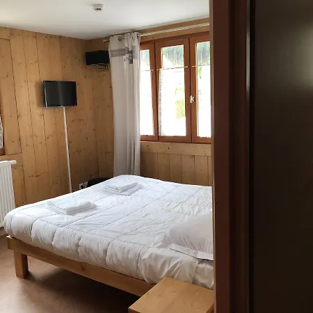 Hostel Fleur Des Neiges